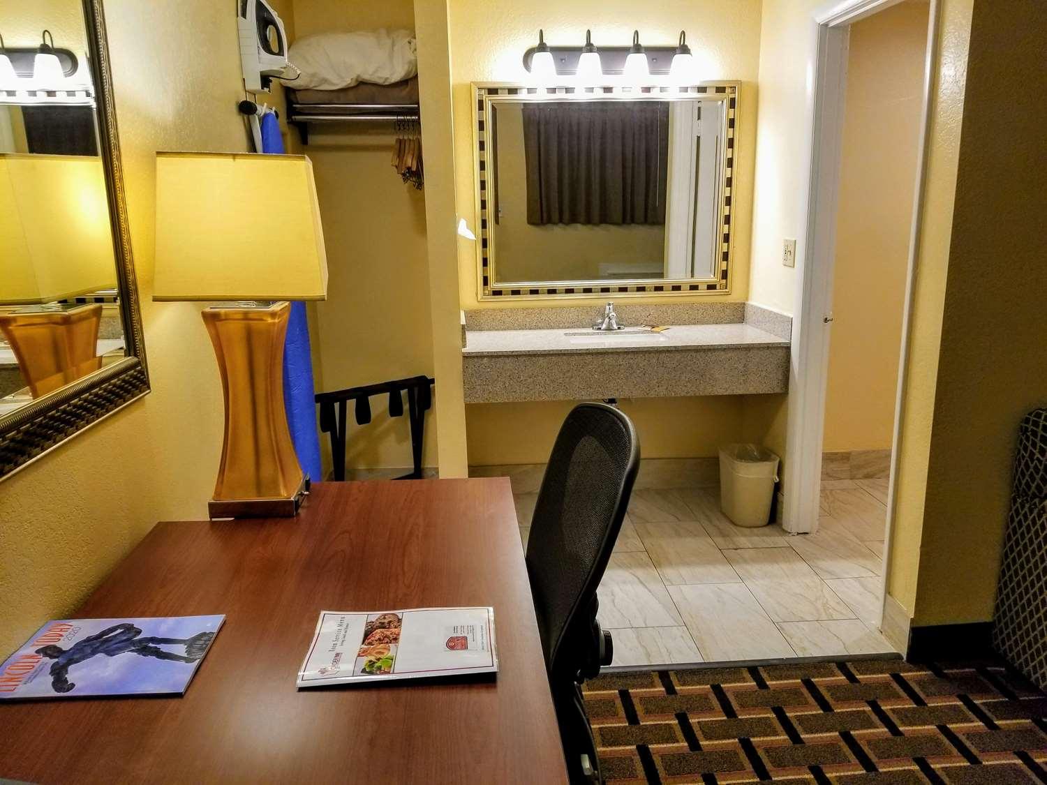 Surestay Hotel By Best Western Lincoln Room photo