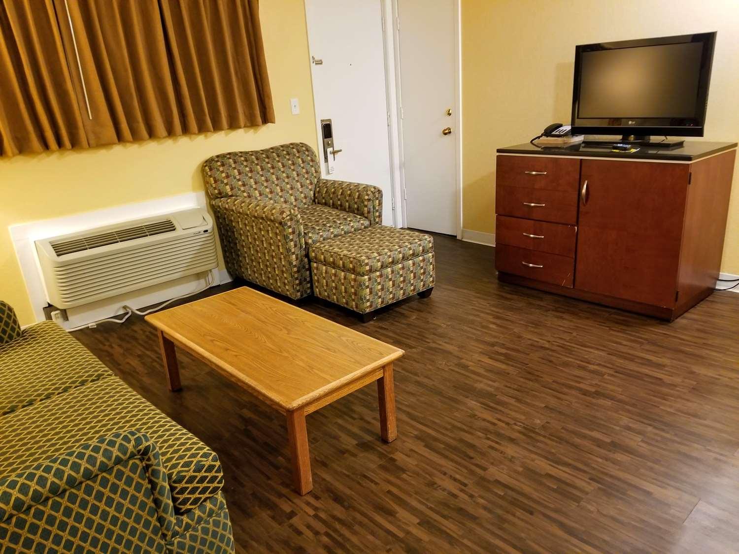 Surestay Hotel By Best Western Lincoln Room photo